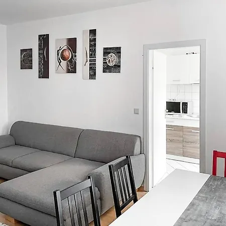Zentral, Ruhig, 4personen, Balkon, Waschmaschine Chemnitz
