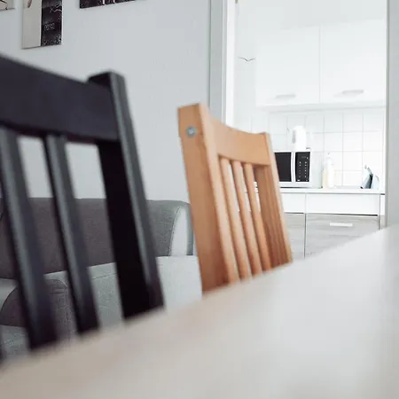 Zentral, Ruhig, 4personen, Balkon, Waschmaschine Apartment *