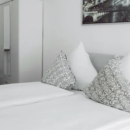 Zentral, Ruhig, 4personen, Balkon, Waschmaschine